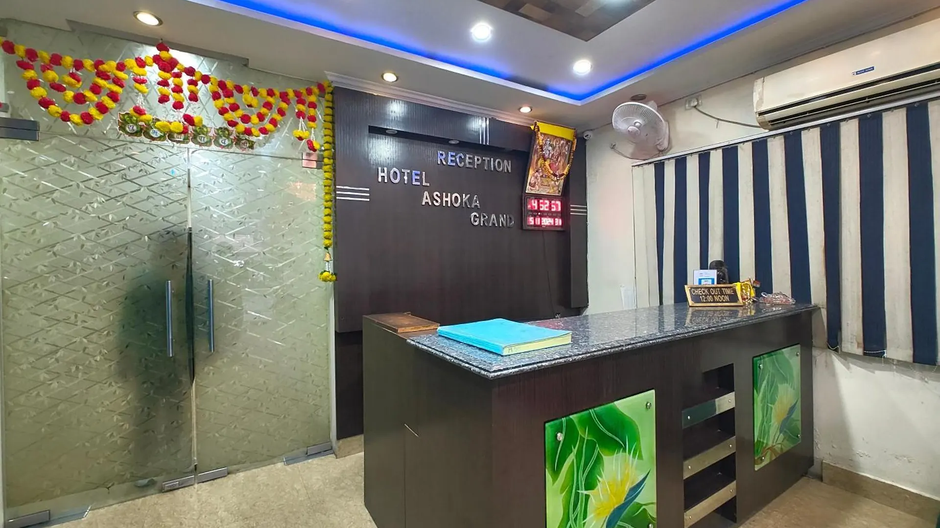 Hotel Ashoka Grand Kashi Vidyapith ! Varanasi - Near Varanasi Railway Station, With Wifi-Restaurant-And-Parking-Facilities-Prime-Location-Best Selling In Váránaszi 0*,