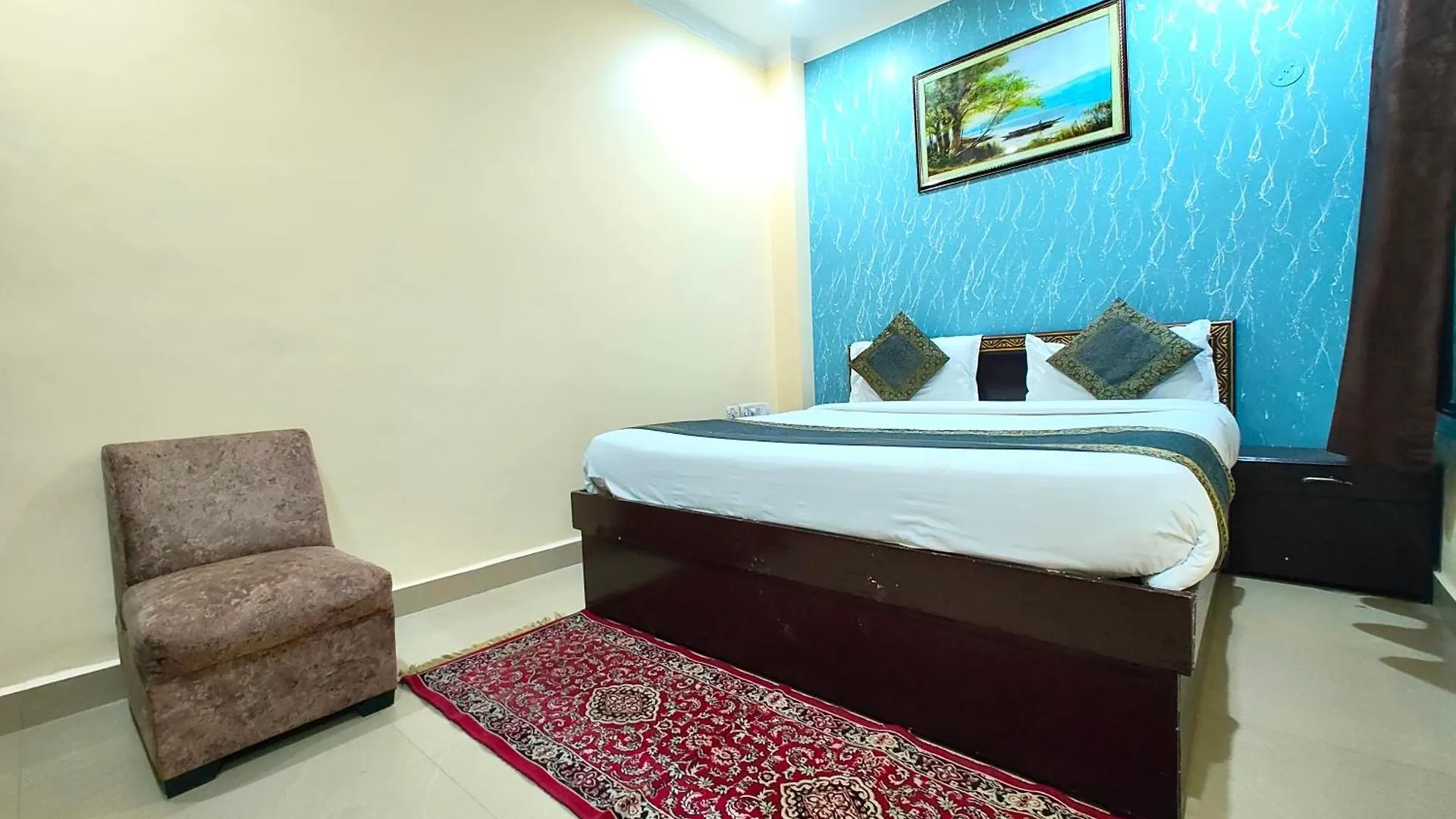 Hotel Ashoka Grand Kashi Vidyapith ! Varanasi - Near Varanasi Railway Station, With Wifi-Restaurant-And-Parking-Facilities-Prime-Location-Best Selling In Váránaszi 0*,  India